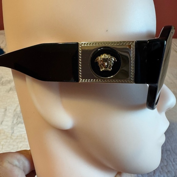 Versace Black Aviator Sunglasses Bold Design - Picture 11 of 13